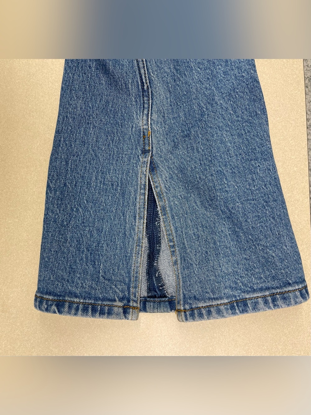 Abercrombie & Fitch Curve Love  High-Rise Flare Jeans - Picture 4 of 4